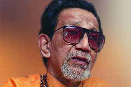 Bal Thackeray again attacks Rahul Gandhi
