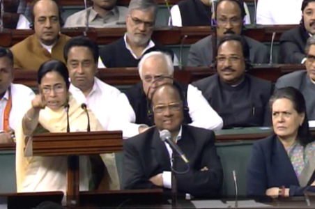 Mamata has Sonia in splits