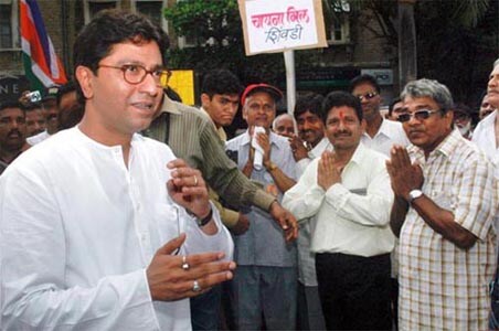 Raj Thackeray surrenders in court in rioting cases; gets bail
