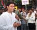 Raj Thackeray won't join sena against SRK