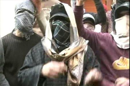 Stone-throwers strike: Protests, lathicharge in Srinagar