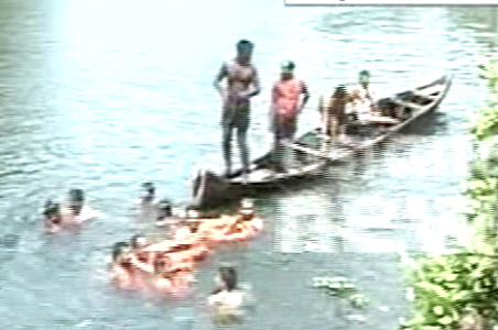 Kerala: 7 dead as bus with 40 people falls into river