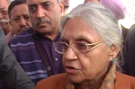 Sheila may review new LPG prices for Delhi