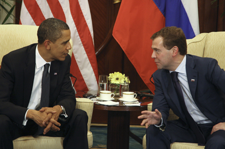 US, Russia sign 'reset' pact to cut nuclear arms