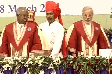 Chief Justice, Modi attend law convocation in Ahmedabad