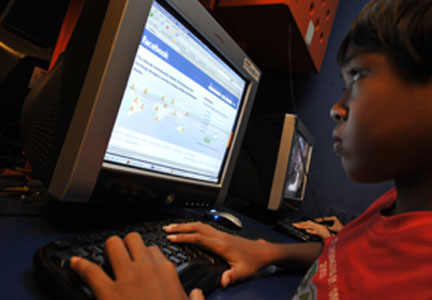 Facebook beats Google for visitors: Tracker