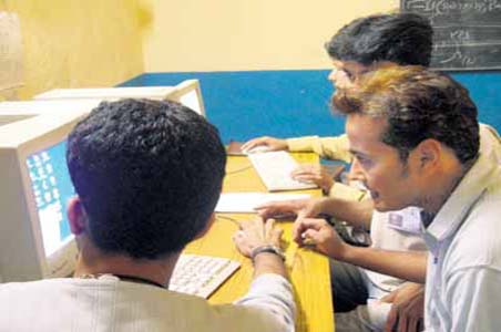 Headhunters are following you on Twitter