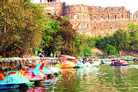 Motorised Shikaras to sail into Delhi