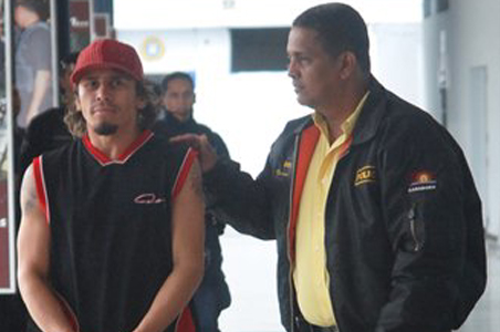 Ex boxing champ hangs himself in jail