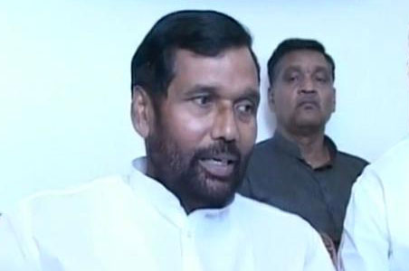 Fire breaks out in Paswan's house