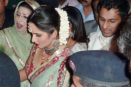 Gatecrashers at Shoaib-Sania's Pak reception