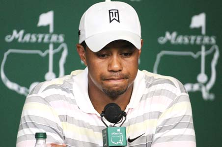 Tiger apologises to golfers, praises fans
