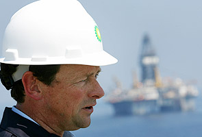 BP's Hayward to leave as CEO; Russia job in works 