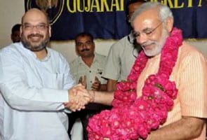 Top BJP leaders to discuss Gujarat minister at Advani's house  