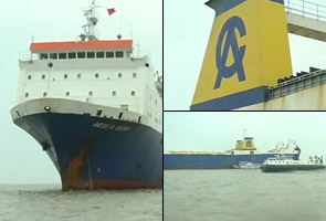 Detained Karachi-bound ship sails out of Kolkata