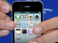 Design flaw in iPhone 4, testers say