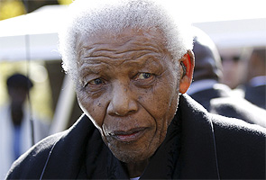 Painting of dead Mandela draws outrage in South Africa