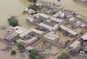 Floods ravage Pakistan, kill 430 people