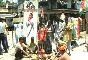 Mamata's supporters hold yagna for her early recovery