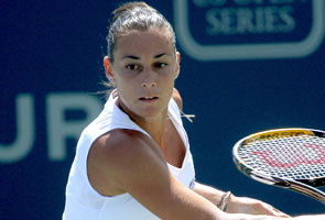 Pennetta beats Stosur to reach San Diego semi-finals