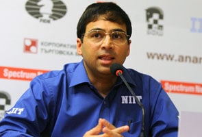 Anand to play against 40 players simultaneously