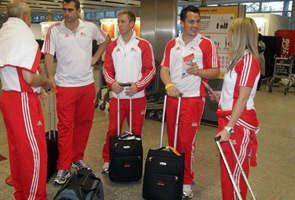 England athletes arrive, to stay at hotels instead of CWG village