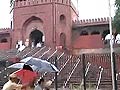 Hunt for Jama Masjid gunmen on in Delhi