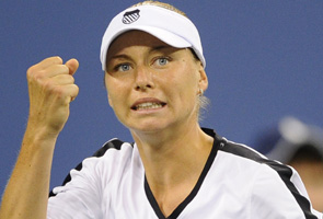 Zvonareva into last eight at US Open