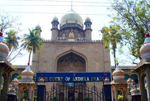 Drama at Andhra High Court over reservation issue