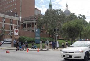 US: Gunman shoots doctor at Johns Hopkins, then kills self US: Gunman shoots doctor at Johns Hopkins, then kills self
