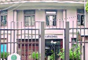 Chartered Accountant steals shoes, lingerie of roommates Chartered Accountant steals shoes, lingerie of roommates