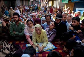 India, seeking Kashmir peace, feels the anger of residents