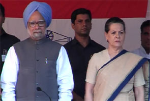 Must ask ourselves why there's anger: Sonia Gandhi on Kashmir