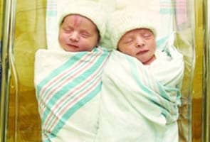 Delhi woman delivers twins at 51