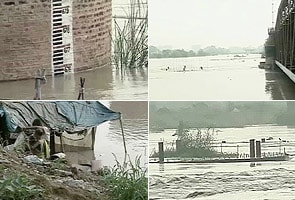 Delhi on flood alert, Government says no danger to Games Village