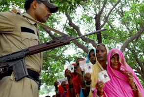 Bihar phase I polls: 36% voting till 1400 hours, 150 arrested