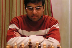 Anand draws with Topalov, remains joint second