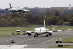 US bomb scare: Cargo planes checked for suspicious packages