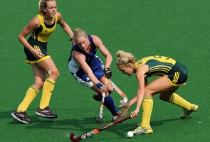 Australia charge to semis with 5-2 win over Scots