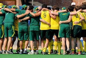 Aussie hockey team donates gear to Indian charity