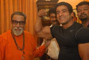 Mumbai champ flexes muscles for Sena chief's blessings