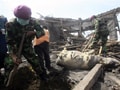 Indonesia: Tsunami death toll rises to 370 as more bodies found