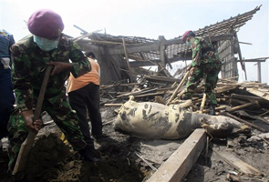 Indonesia: Tsunami death toll rises to 370 as more bodies found