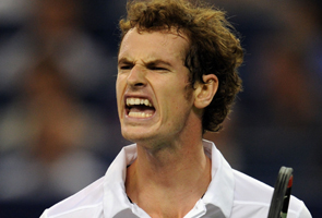 Murray beats Federer to win Shanghai Masters