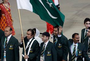 Gilani orders probe into Pak's CWG flagbearer row