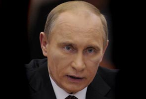 Heavy makeup, dark eyes prompt Putin speculation 