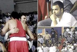 CWG: Vijender hugs Rahul Gandhi after bout