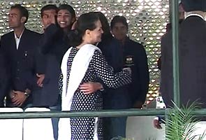 After PM, Sonia meets medalists; keeps Kalmadi away