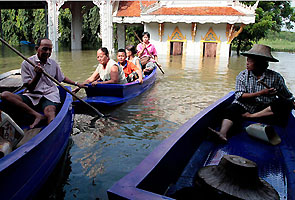 Thailand hit by worst flood in decades