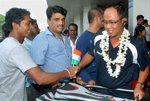 Indian athletes return after supershow in Guangzhou